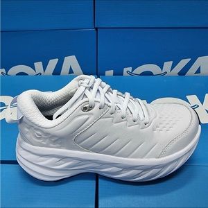 BRAND NEW WOMAN’S HOKA BONDI SR! Perfect for nursing/nursing school!